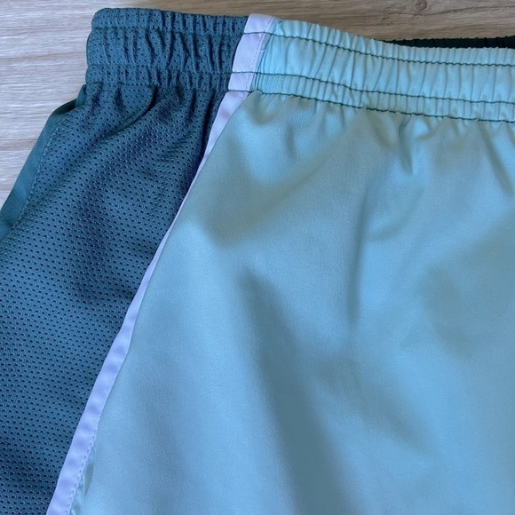 NIKE dri-fit running shorts size S EUC - Picture 2 of 15